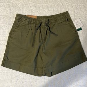NWT Women’s LL Bean cargo shorts